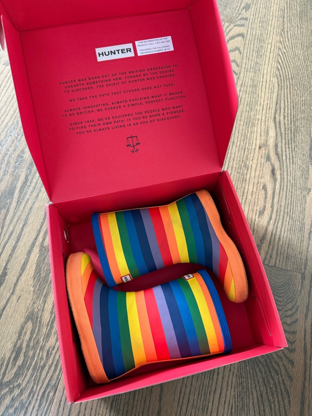 Hunter Rainbow Stripe Rain Boots - US10 - Picture 7 of 7